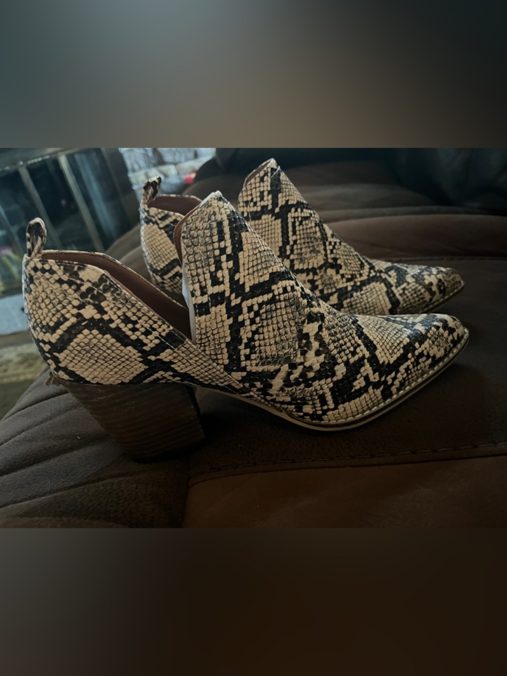 BEAST FASHION SNAKE PYTHON PRINT BOOTS NEW 8.5 - Picture 5 of 6